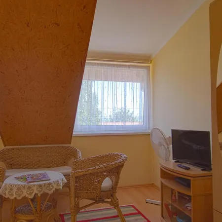 Beautiful With Garden Apartment